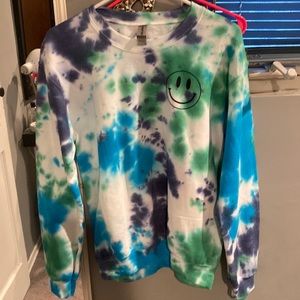 BRAND NEW-Tie dye sweatshirt with happy face